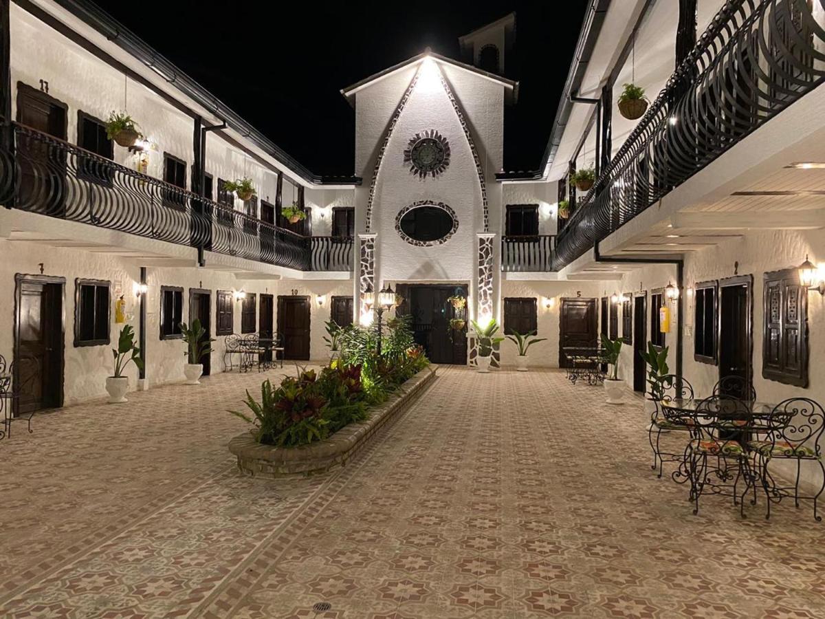 Casa Hotel Las Orquideas Circasia Exterior foto